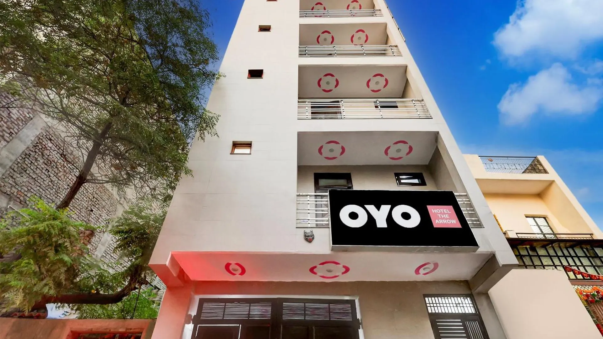 Hotel The Arrow Near Paschim Vihar 델리
