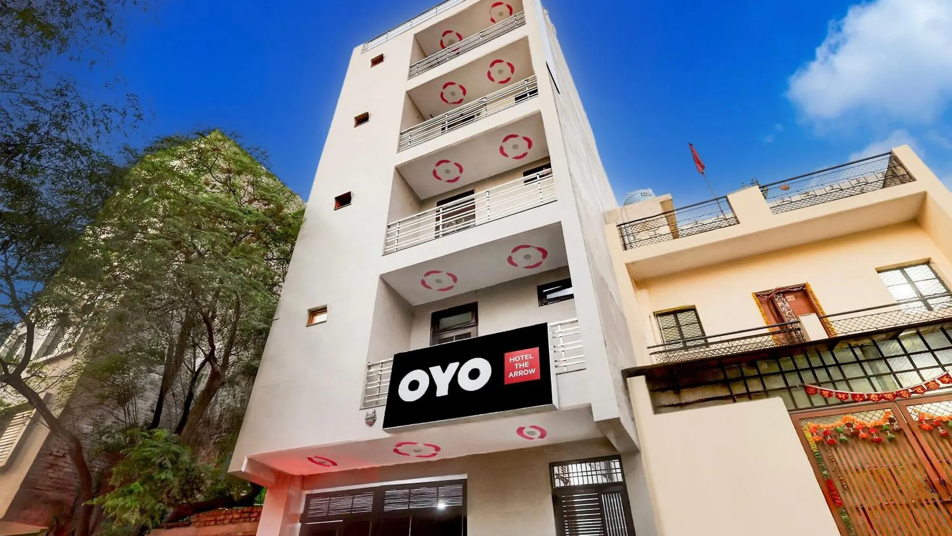 Hotel The Arrow Near Paschim Vihar 델리